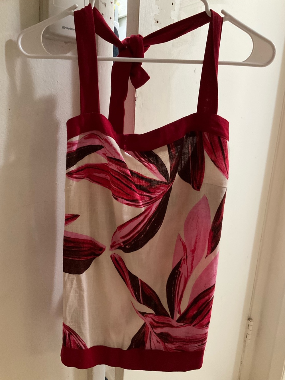 White closet elements Women’s Pink Floral Halter Top